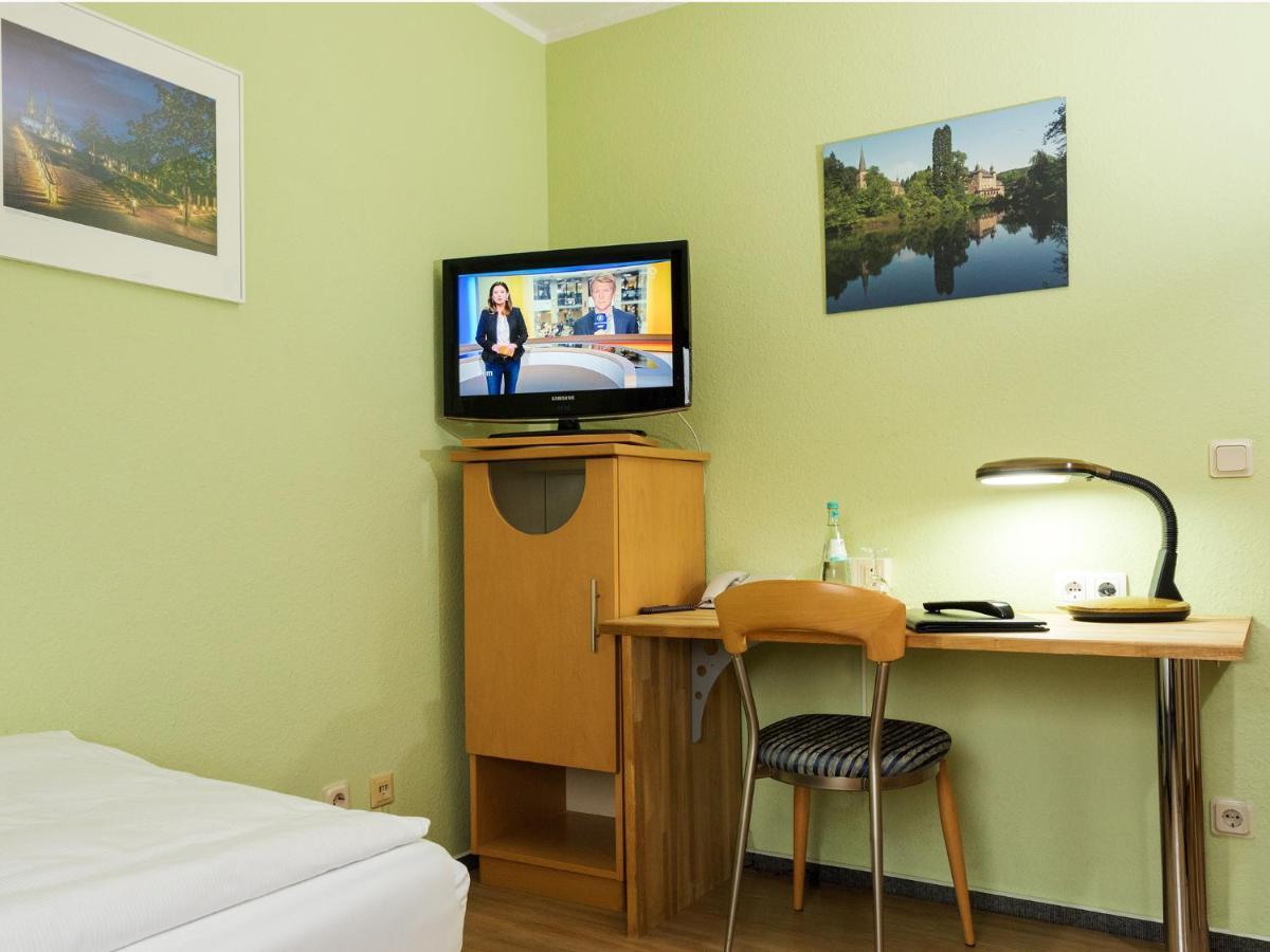 Hotel & Wirtshaus Hansen Bergisch Gladbach Bagian luar foto