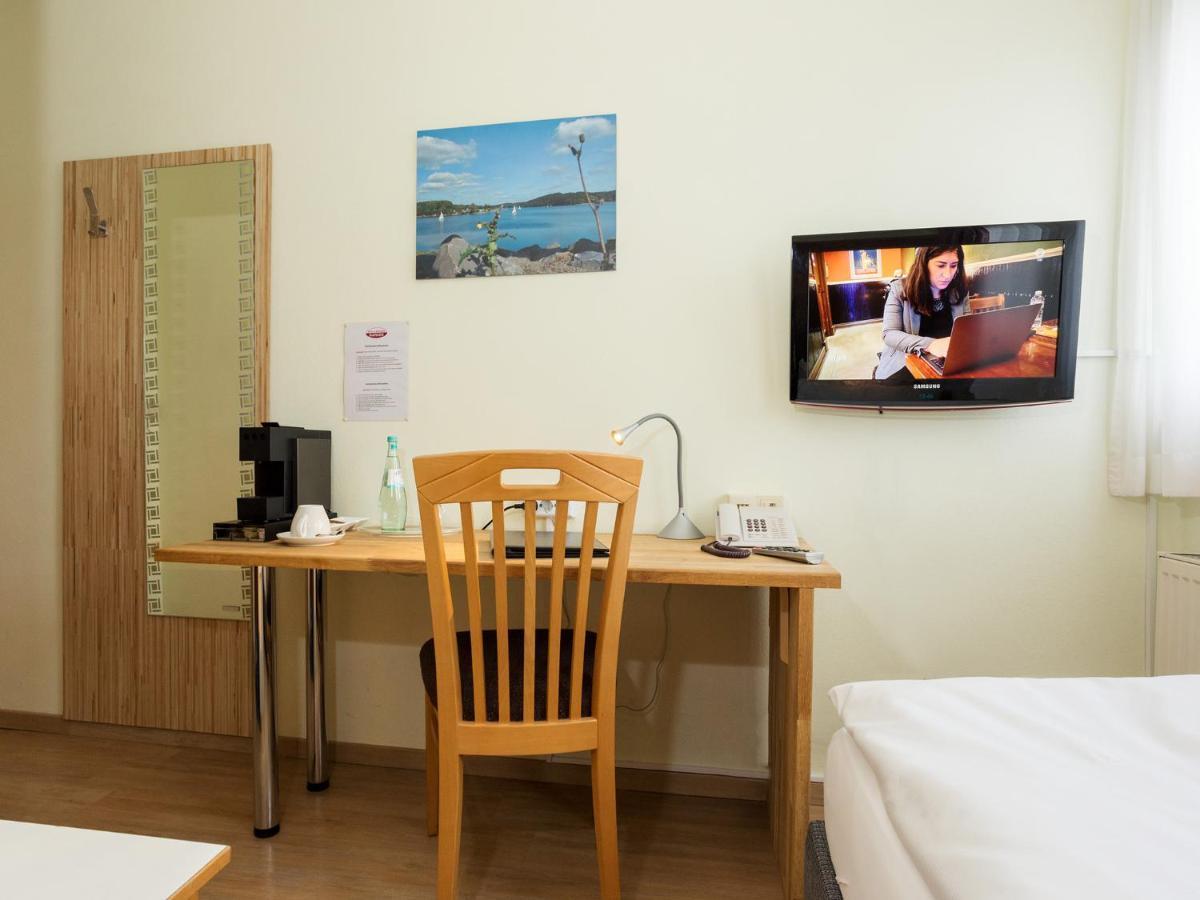 Hotel & Wirtshaus Hansen Bergisch Gladbach Bagian luar foto